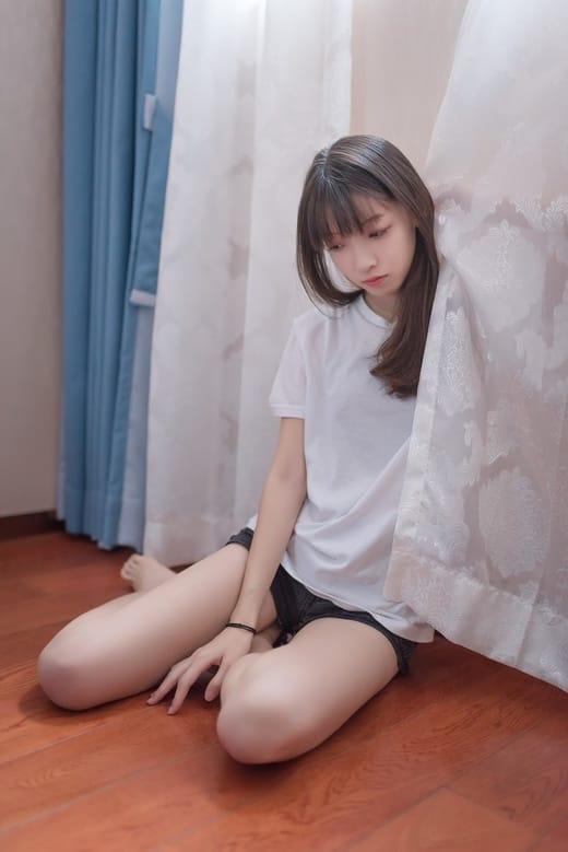 [喵糖映画]VOL.428 夏日热裤 [50P/93MB]