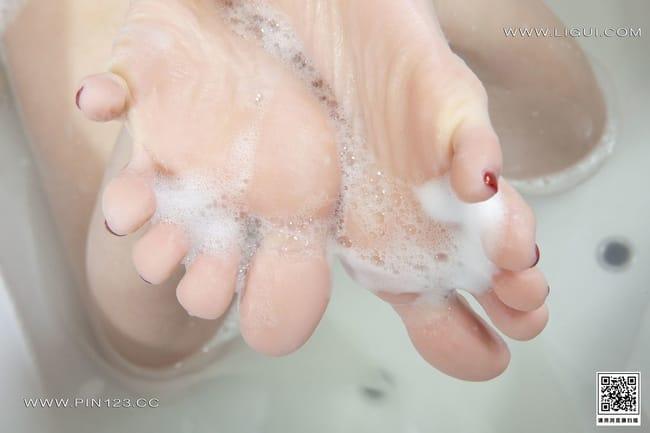 [Ligui丽柜]2022.09.05 香浴丝颜 汐汐[75+1P/78.9MB]