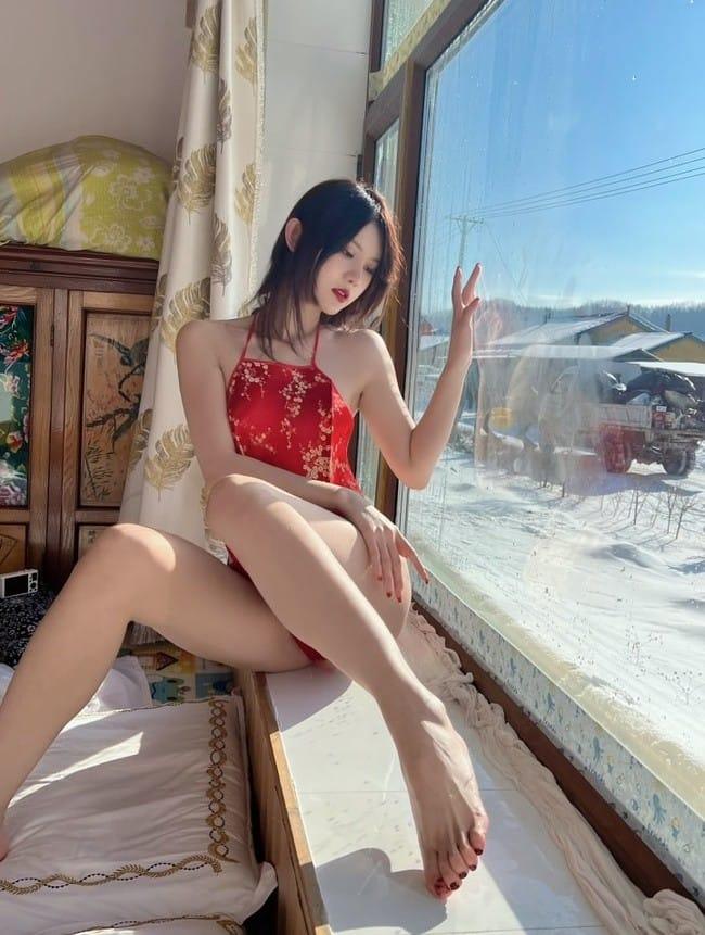 [微密圈]就是阿朱啊 –红肚兜&#038;下班地铁&#038;乘务员&#038;缆车[59P3V-65MB]