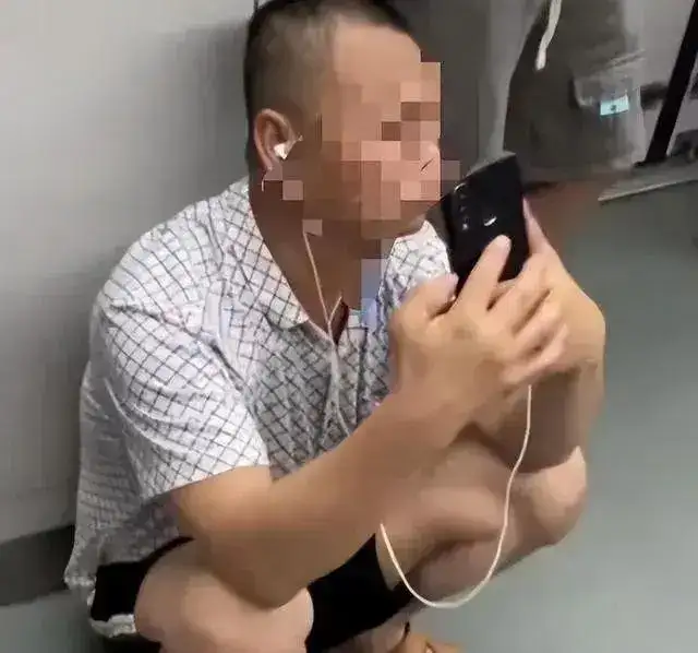 女生污蔑大叔偷拍事件 自证未偷拍仍遭曝光涉事女子道歉-2 女生污蔑大叔偷拍事件 自证未偷拍仍遭曝光涉事女子道歉