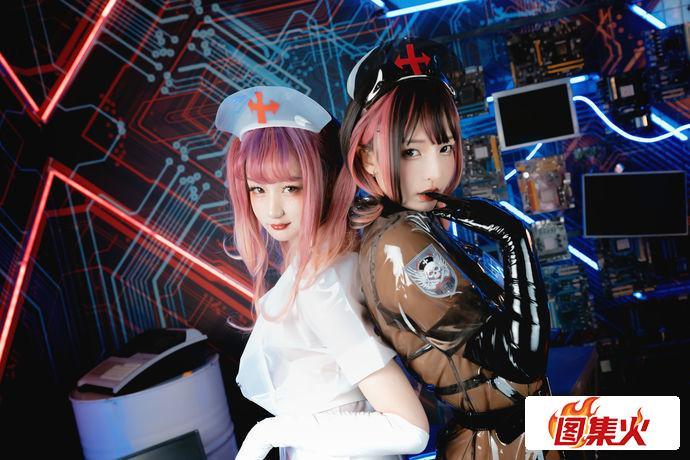 cfcj2 斗鱼主播神楽坂真冬胶袜作品 居然让粉丝直接上手而欲罢不能