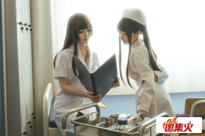 iq59n 可爱少女蠢沫沫下班后还要检查身体 图集中另一个人是谁