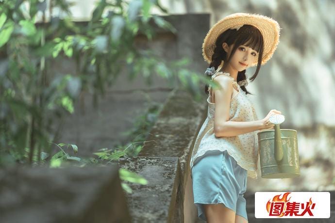 reiym 蠢沫沫和摄影师铁手教授是什么关系?他是拍摄到了蠢沫沫无创可贴的图片?