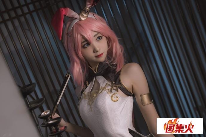 22xt1 动漫博主南桃momoko是不是被胡狼与宝藏中绝美气质所折服呢?