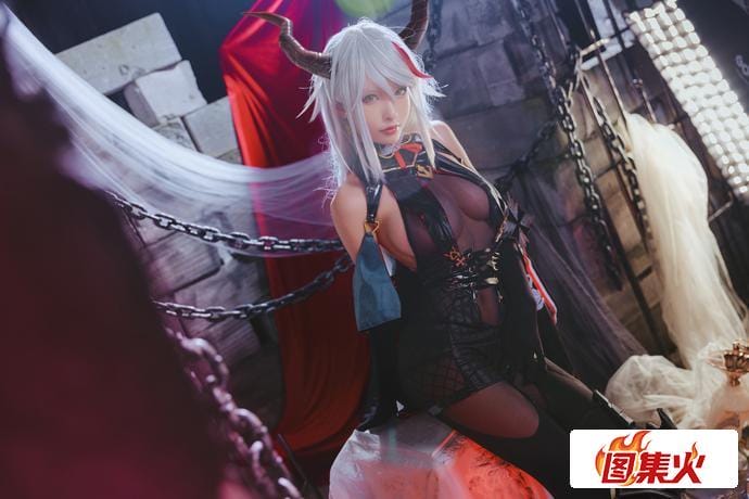 5hk04 清水由乃cos埃吉尔惊艳亮相!性感女王霸气登场,粉丝疯狂打call!