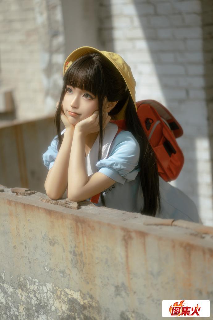 童趣与创可贴融合！蠢沫沫小黄帽绅士版cosplay系列让你感受可爱无限！