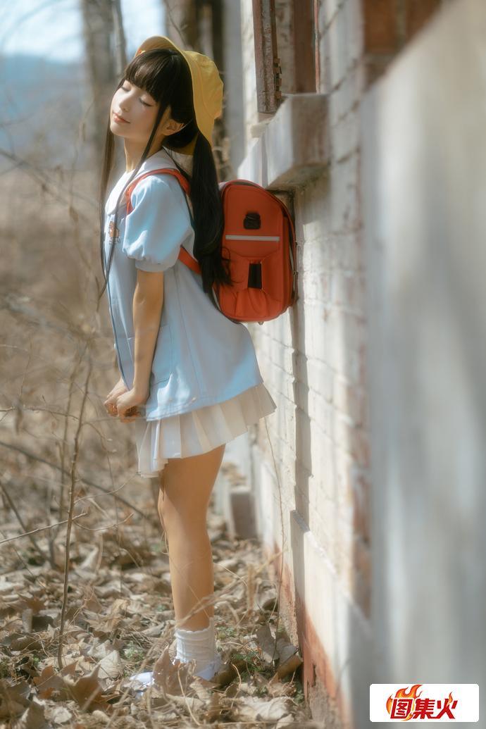 童趣与创可贴融合！蠢沫沫小黄帽绅士版cosplay系列让你感受可爱无限！