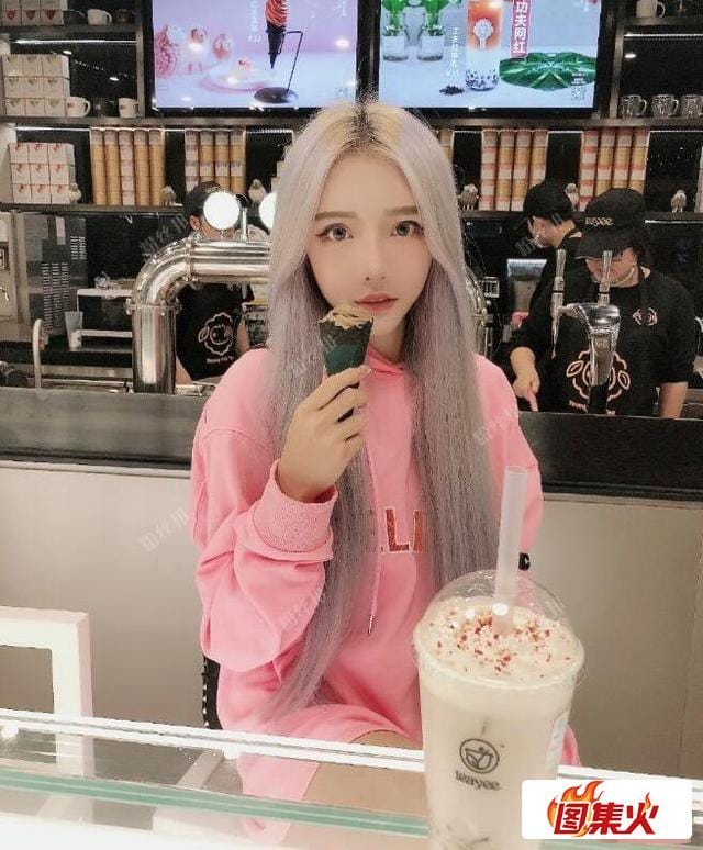 3u47e 折耳鱼不呼吸9分32秒泳池视频为爱鼓掌有多惊艳?