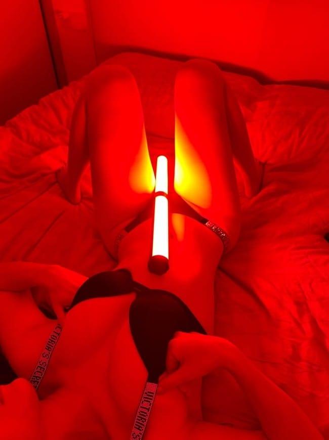 [微密圈]铁锤姐姐 –黑与红[31P7V-264M]