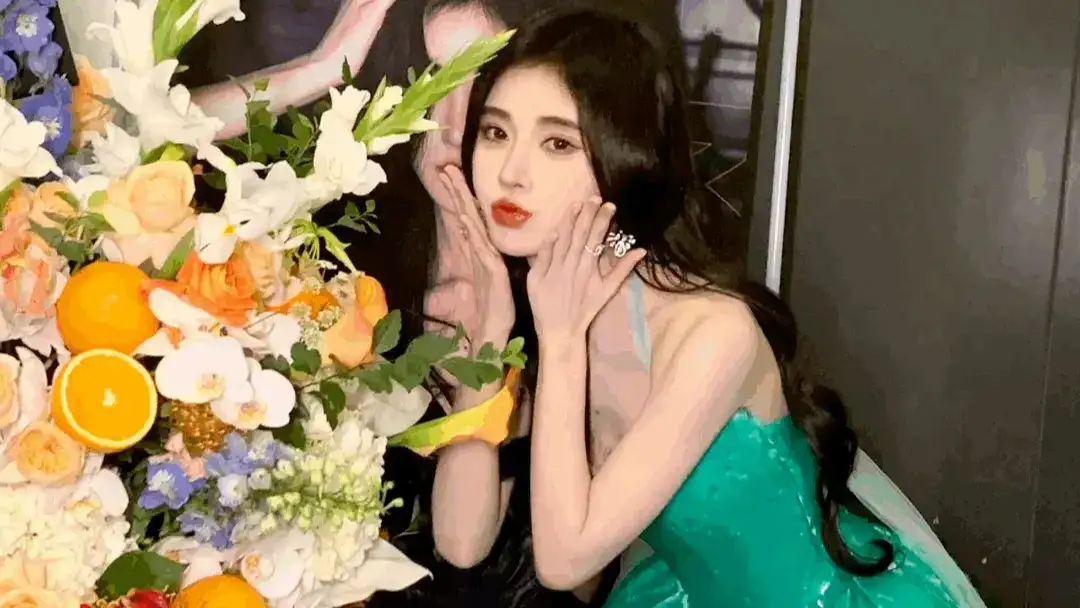 被誉为四千年一遇的美女鞠婧祎名字怎么读