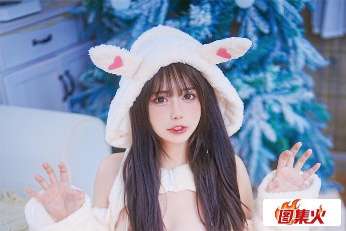 9332u Tina很妖孽呀万圣修女造型太火辣 cos作品全揭秘!