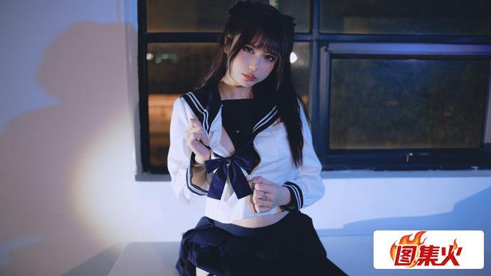 e1n4y Tina很妖孽呀万圣修女造型太火辣 cos作品全揭秘!