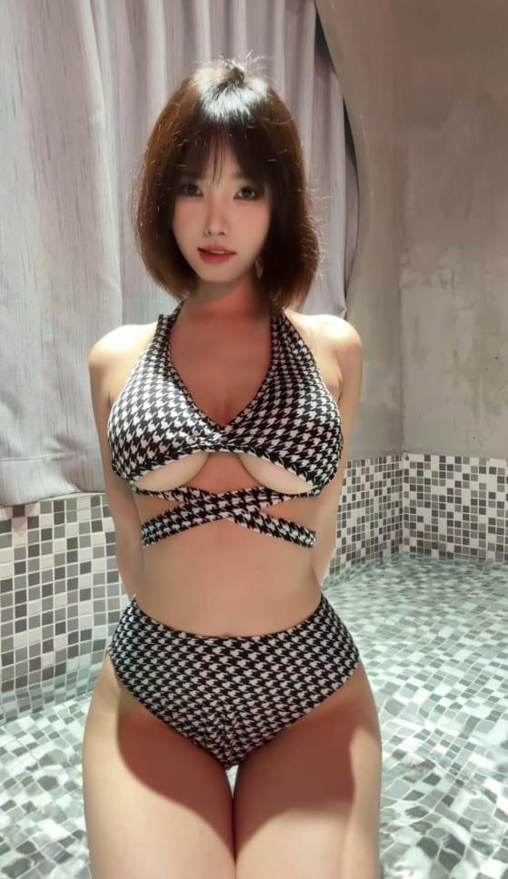 [微密圈]铃铛铛 –泳装等你哦[13P-21M]