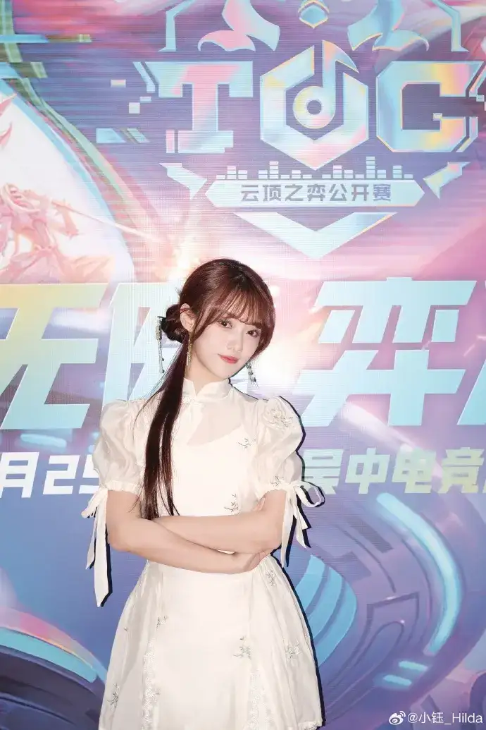 LOL女解说颜值排行榜:美貌与实力并存的电竞女神-5 LOL女解说颜值排行榜:美貌与实力并存的电竞女神