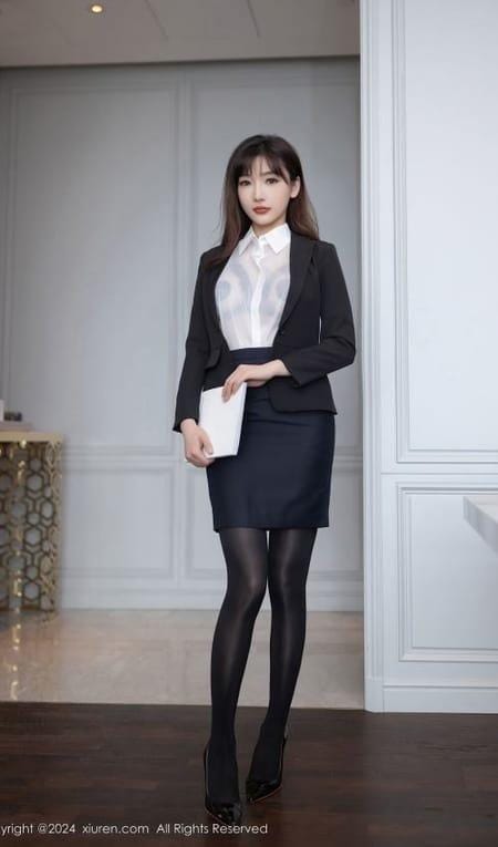 [Xiuren秀人网]2024.08.08 NO.8988 陆萱萱[80+1P/689MB]