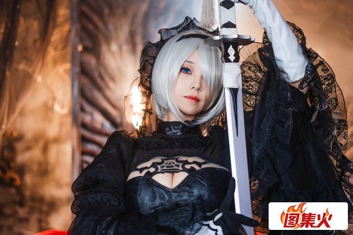 兽耳娘蜜汁猫裘最新cos作品碧蓝航线天城，优雅气质撩翻全网！