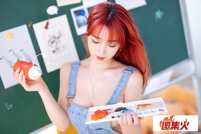 叉子宝宝写真太会撩了!她的背带裤出镜都让网友沦陷! 叉子宝宝写真太会撩了!她的背带裤出镜都让网友沦陷!