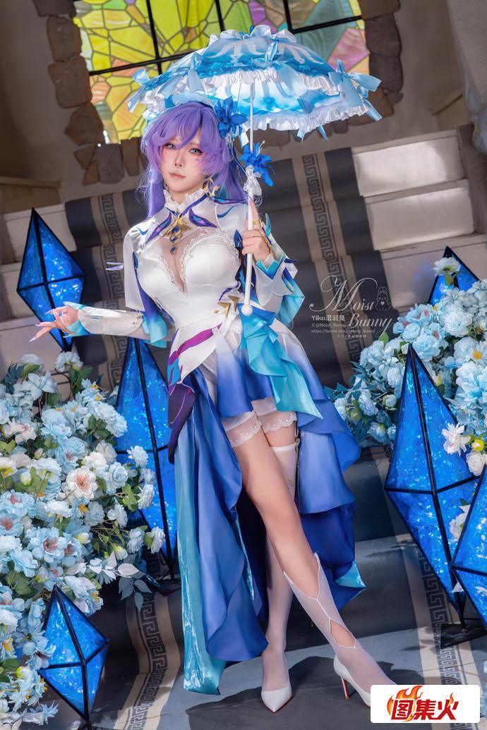 咬一口兔娘ovo鸣潮坎特蕾拉 仿佛游戏里走出来的妹子 咬一口兔娘ovo鸣潮坎特蕾拉 仿佛游戏里走出来的妹子