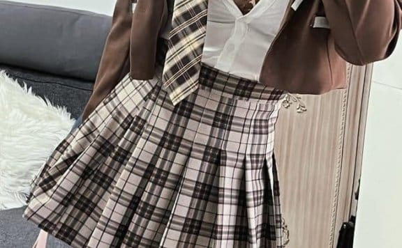 白烨 – VOL.055 超辣猎犬姐姐[52P2V-772MB]