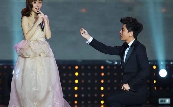 李小璐和贾乃亮为什么离的婚,他们分手的原因是什么