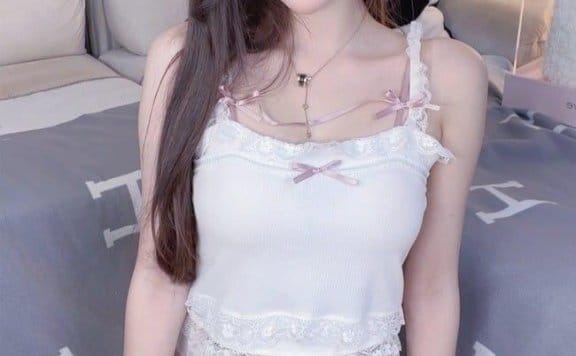 小小奶瓶儿 – NO.03 纯欲吊带 [12P1V-142MB]