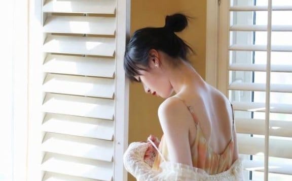 [YALAYI雅拉伊]2022.05.20 NO.934 不是风景 京京[34+1P／381MB]