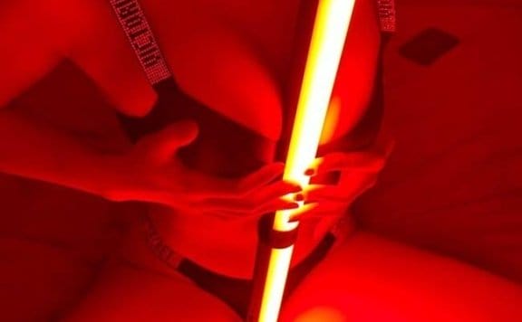 [微密圈]铁锤姐姐 –黑与红[31P7V-264M]