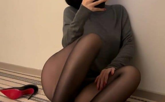 [微密圈]保守的二舅妈 –蜜腿黑丝[15P-13M]