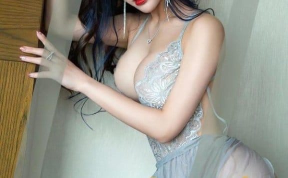 [爱尤物]2023 NO.2606 在逃公主 艾小青[35P/112MB]