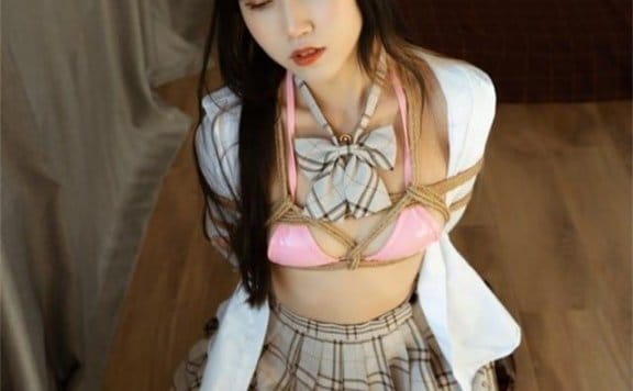 不呆猫 – NO.047 绳艺 JK制服 [32P-446MB]