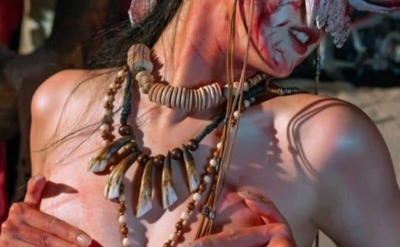 云溪溪 – NO.96 奶桃 米骇亚·憎恶 [18P-285MB]