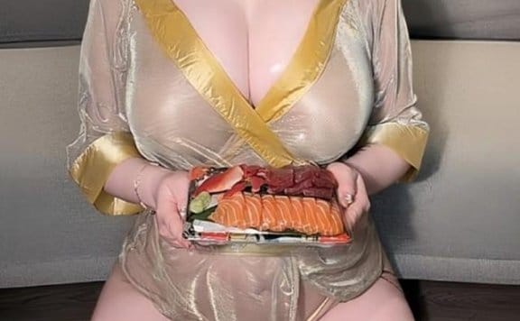 [微密圈]爆爆猪炸 – 鱼子酱和生鱼片居家系列[12P4V-72MB]