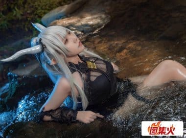 麻花麻花酱w丰润系女神,穿越次元的甜糯美梦