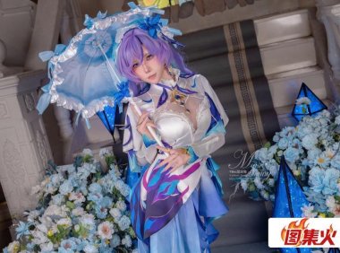 咬一口兔娘ovo鸣潮坎特蕾拉 仿佛游戏里走出来的妹子