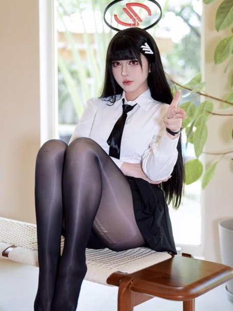 半半子 – NO.116 蔚蓝档案 调月莉音 制服+竞泳 [64P5V-634MB]
